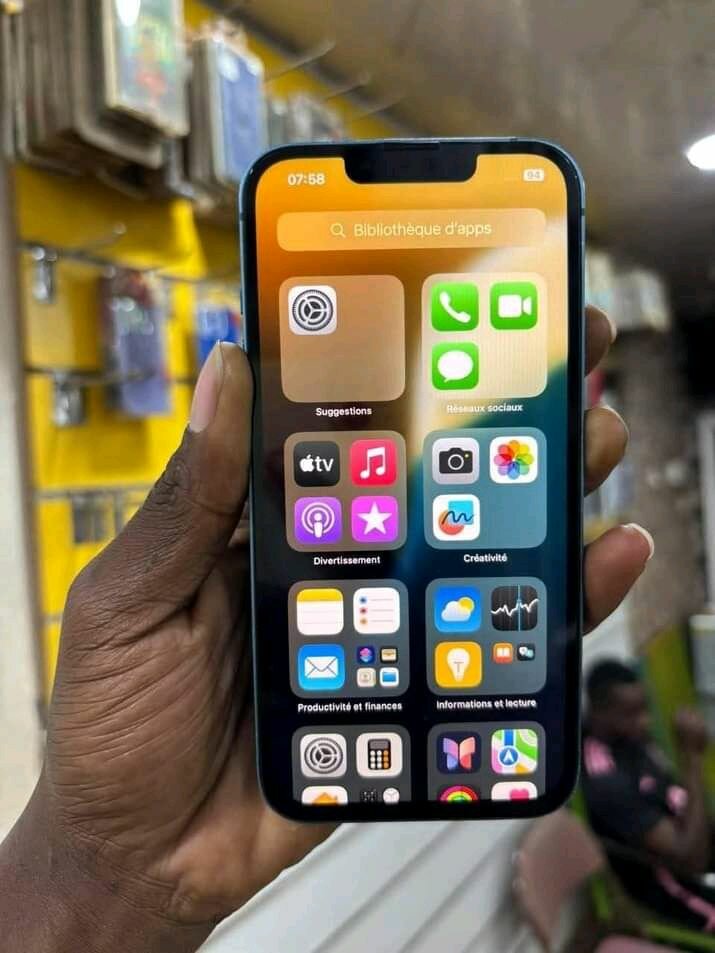 iPhone 128 Go Bleu