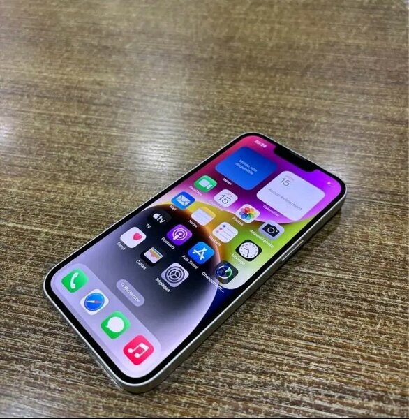 iPhone 13 simple