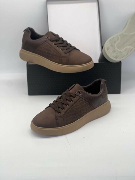CLASSIC SNEAKERS
