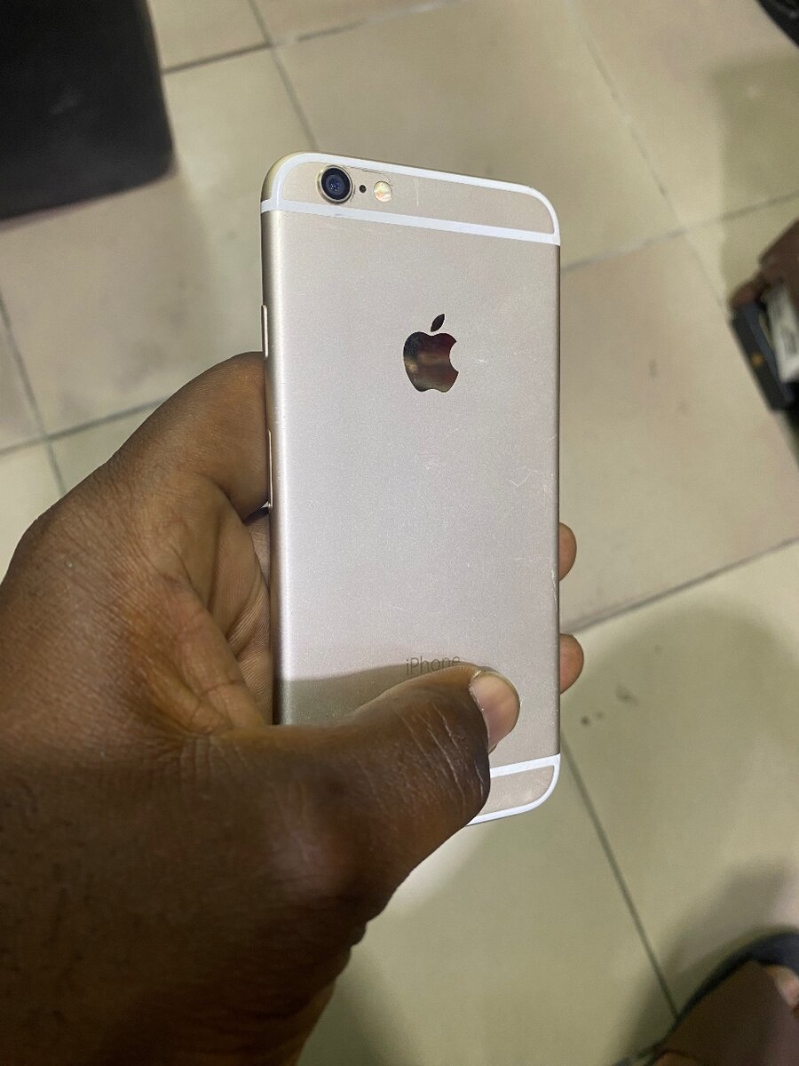 iPhone simple 32GB