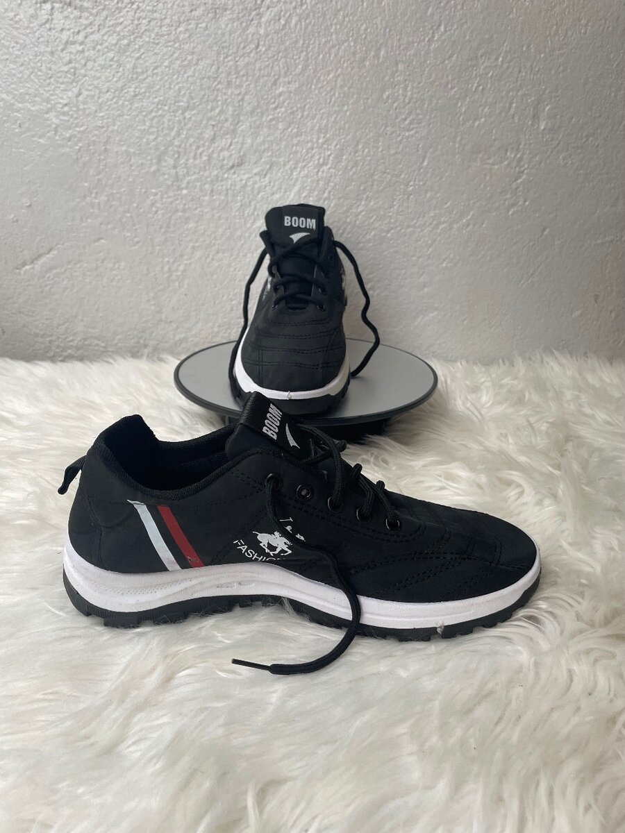 Sneakers noir tendance homme
