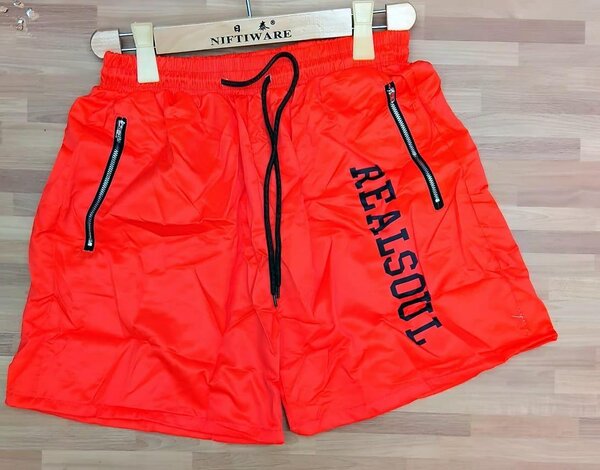 Side pocket short