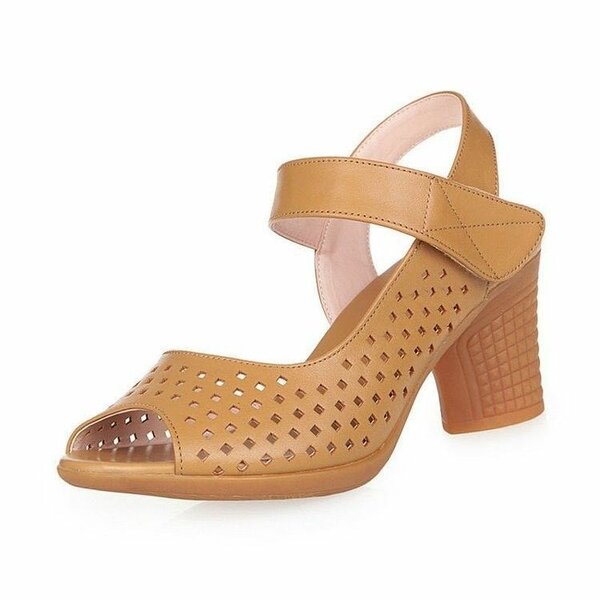 Ladies heel sandals