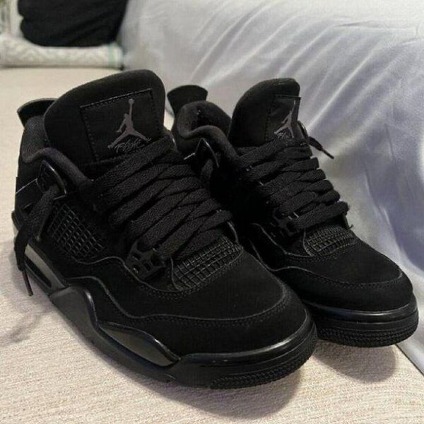 Jordan 4 noir