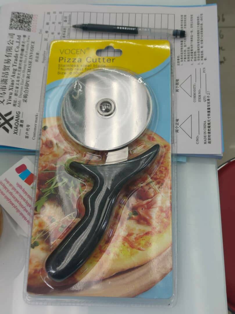 Pizza cutter
