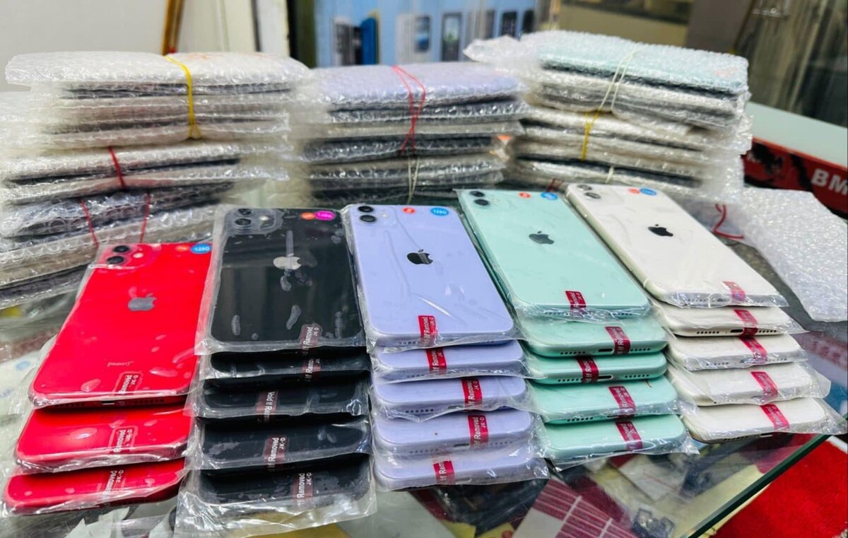 IPHONES