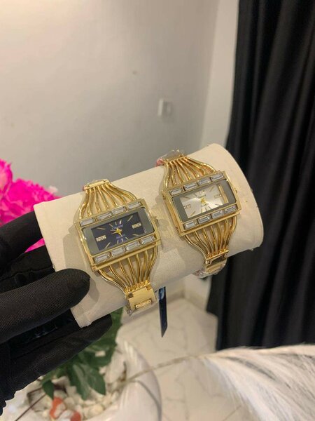 Elegant Gold Square Watches