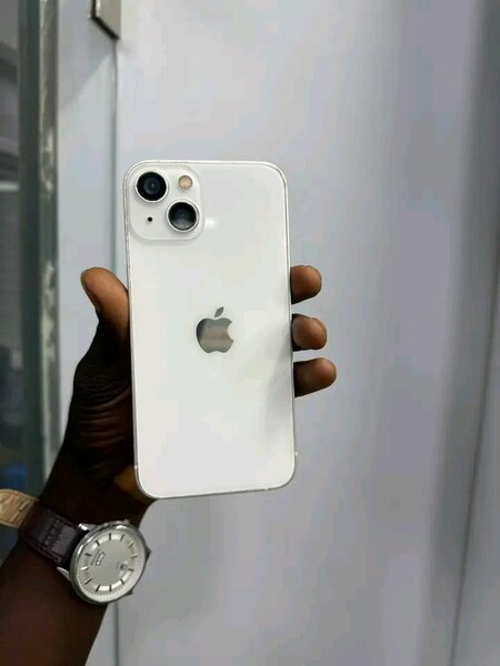 iPhone 13 Blanc 128GB Débloqué