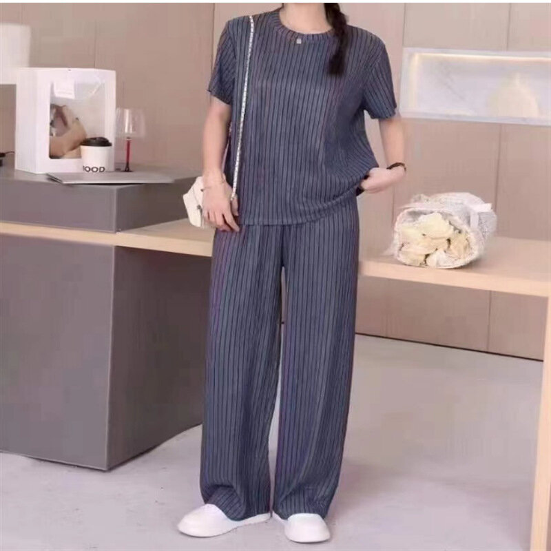 Ladies Top & Downs