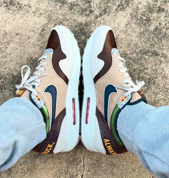 Sneakers