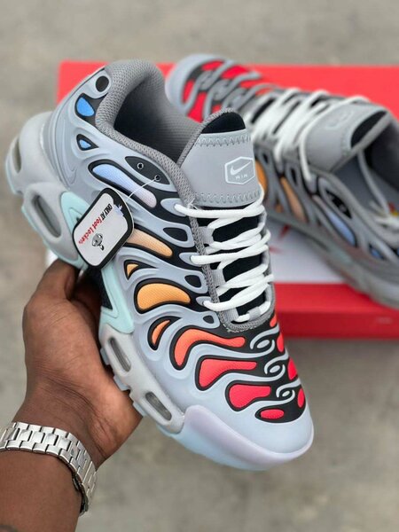 Nike air Max TN dans carton