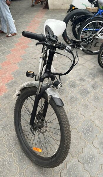 Vélo électrique polyvalent