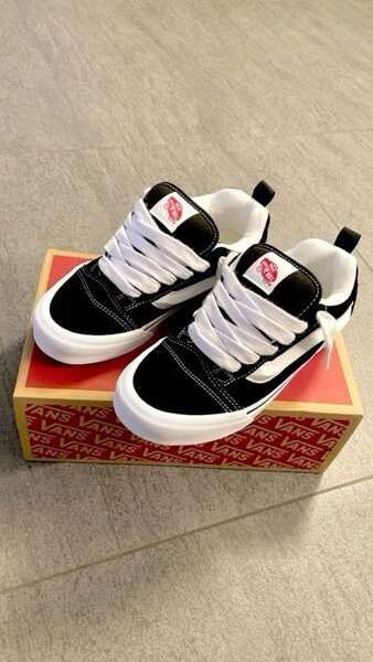 Baskets tendance noires vans