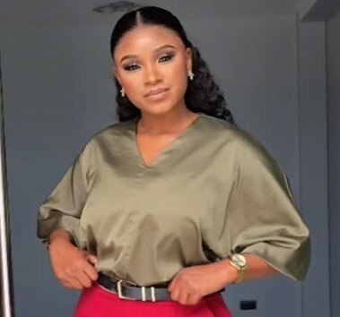 Plain pearl top