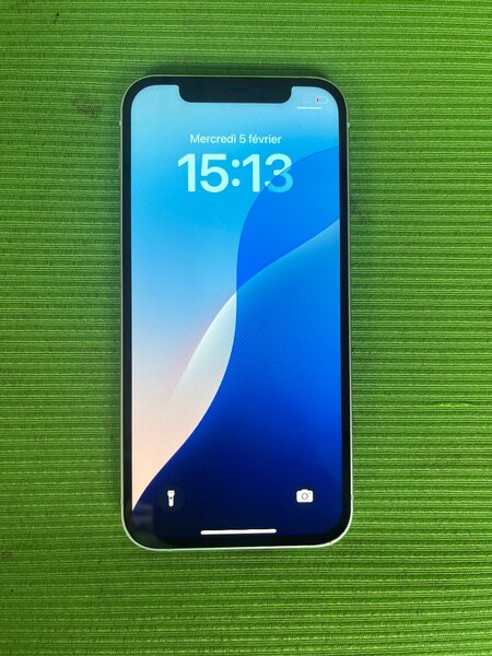 iPhone 12 simple