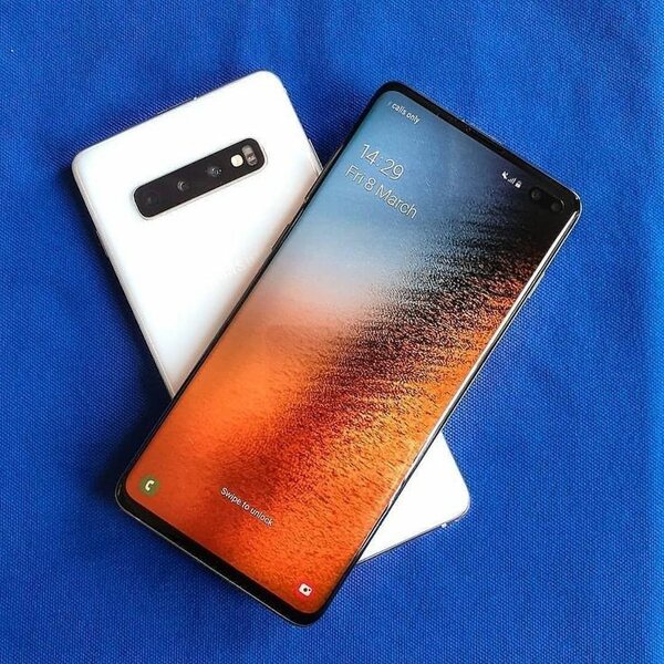 Samsung Galaxy S10 and S10