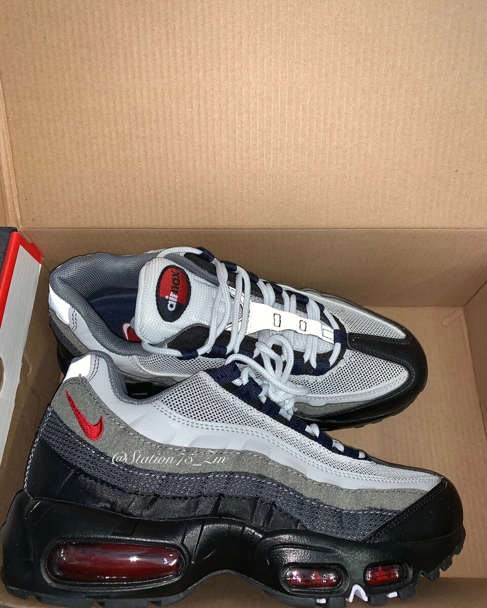 Airmax95s Track red