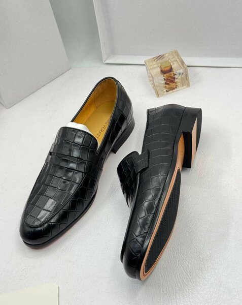 Solid Leather shoes