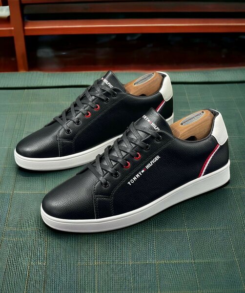 TOMMY HILFIGER CLASSIC WEAR