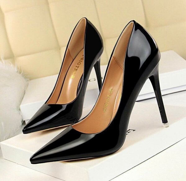HEELS