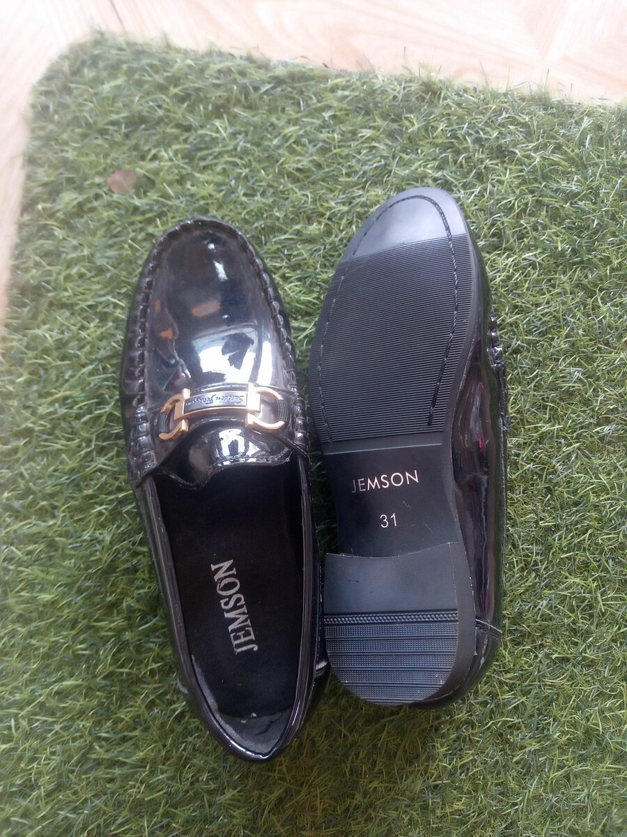 Dressing shoes