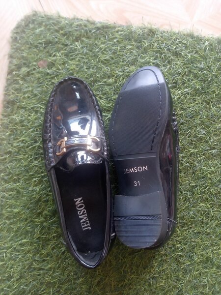 Dressing shoes