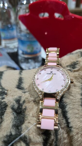 Montre élégante pour femmes