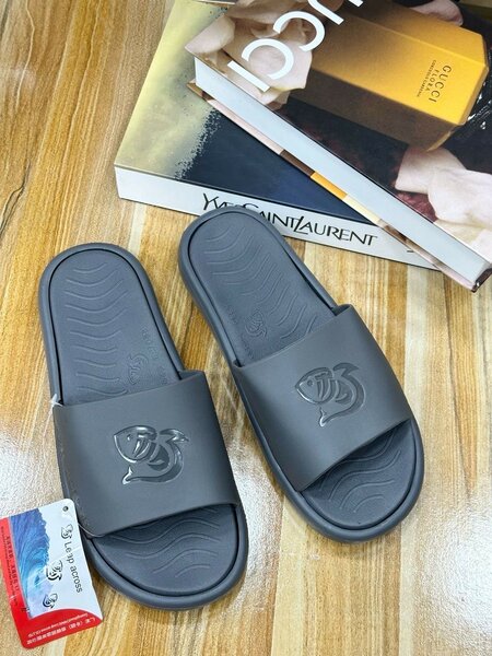 Chic sandales gomme