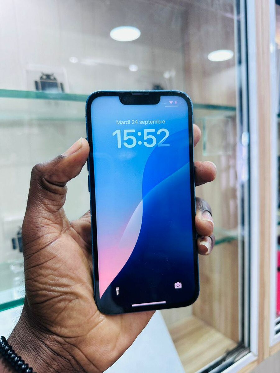 iPhone 13 simple