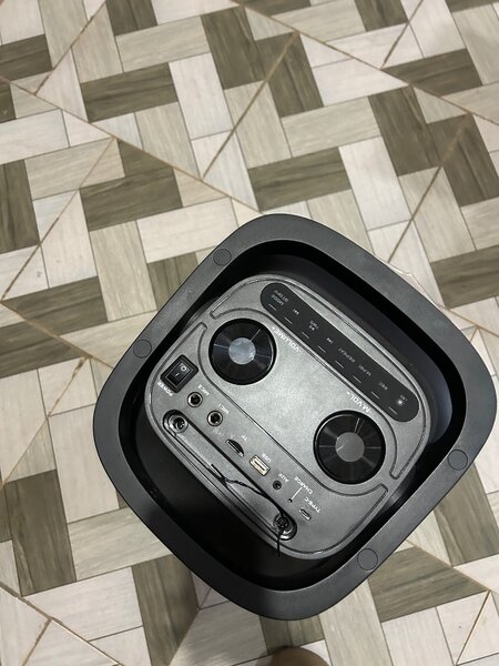 Akai Speaker
