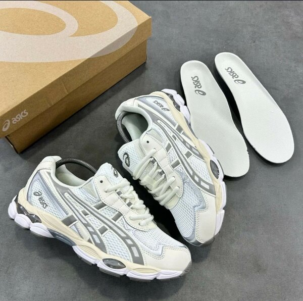 ASICS SNEAKER