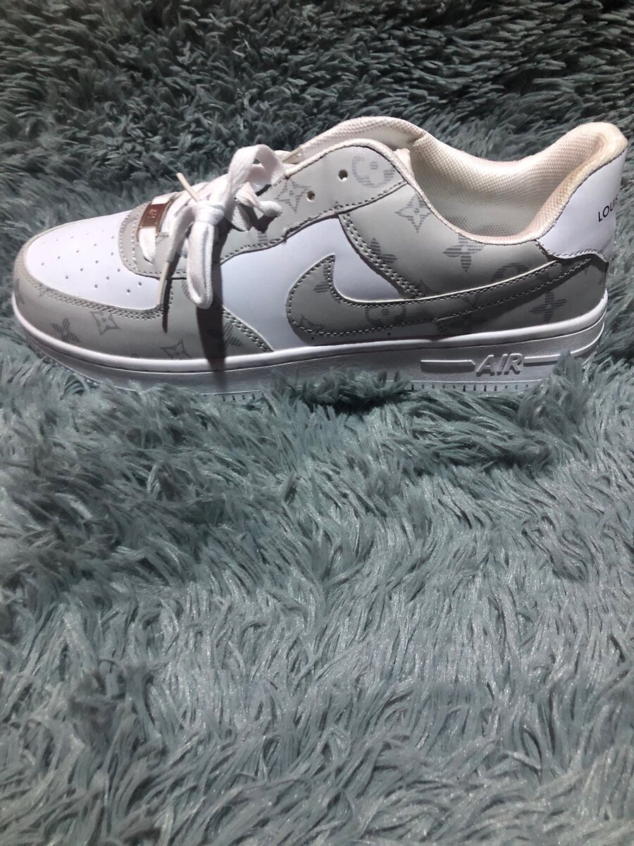 Men sneakers