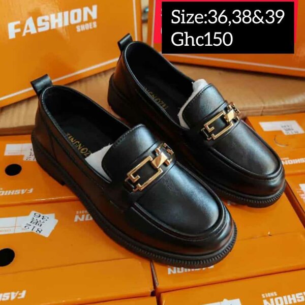 BLACK SHOES