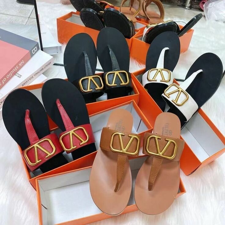 Gucci flip flops