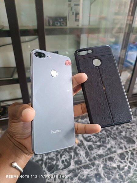 HUAWEI HONOR 9 LITE