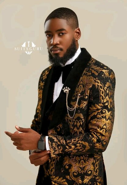 Elegant men's suit 