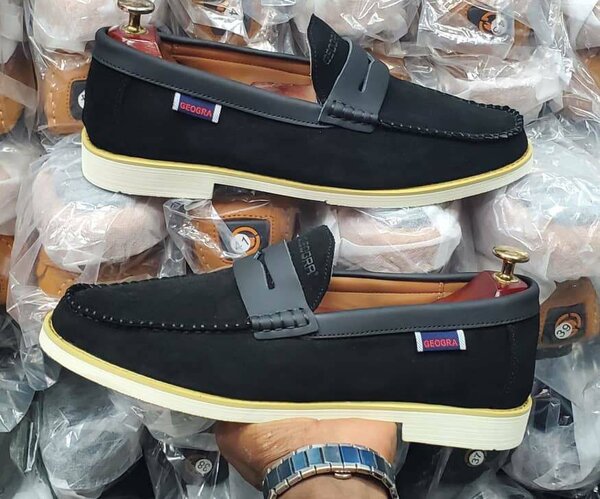 Mocassins en cuir noir élégant