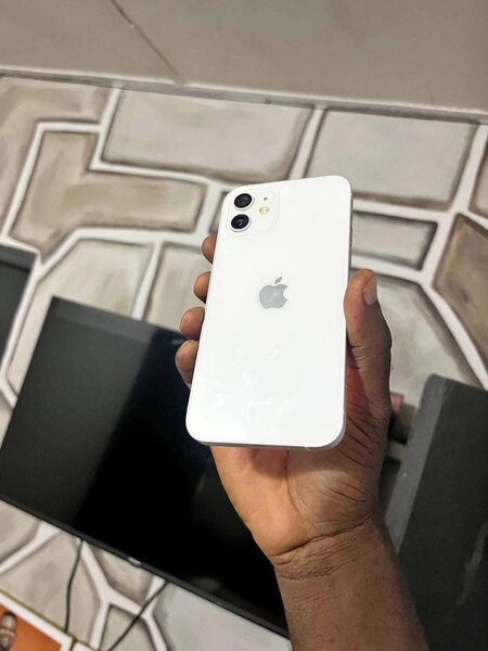 iPhone 12 simple