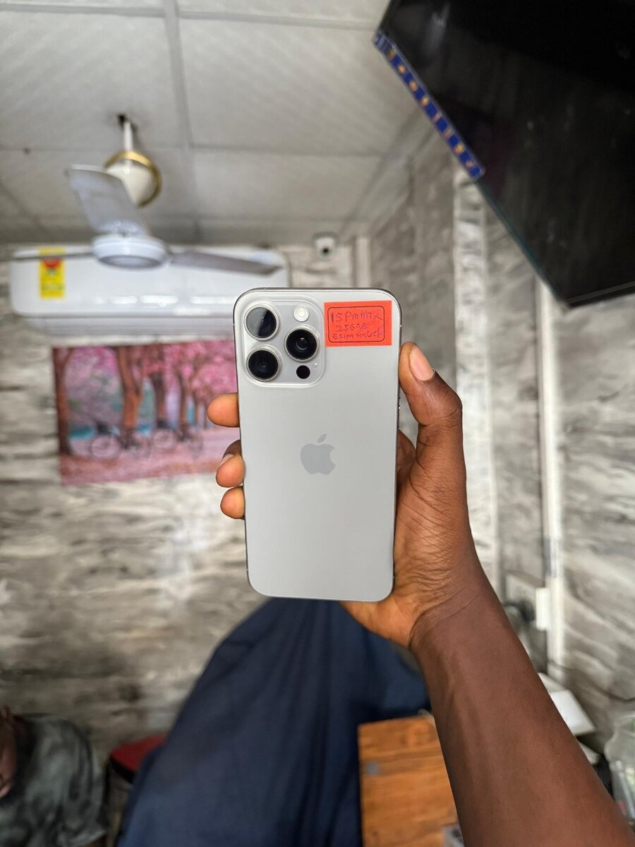 15 pro max 256gig eSIM unlock
