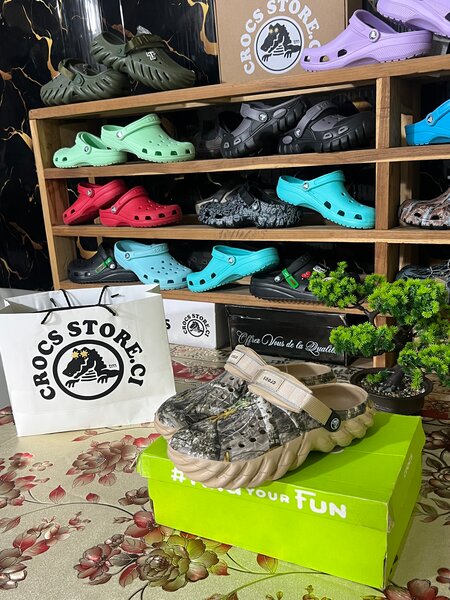 CROCS ECHO CLOG BERGE/desine
