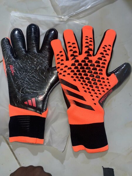 Gants predator