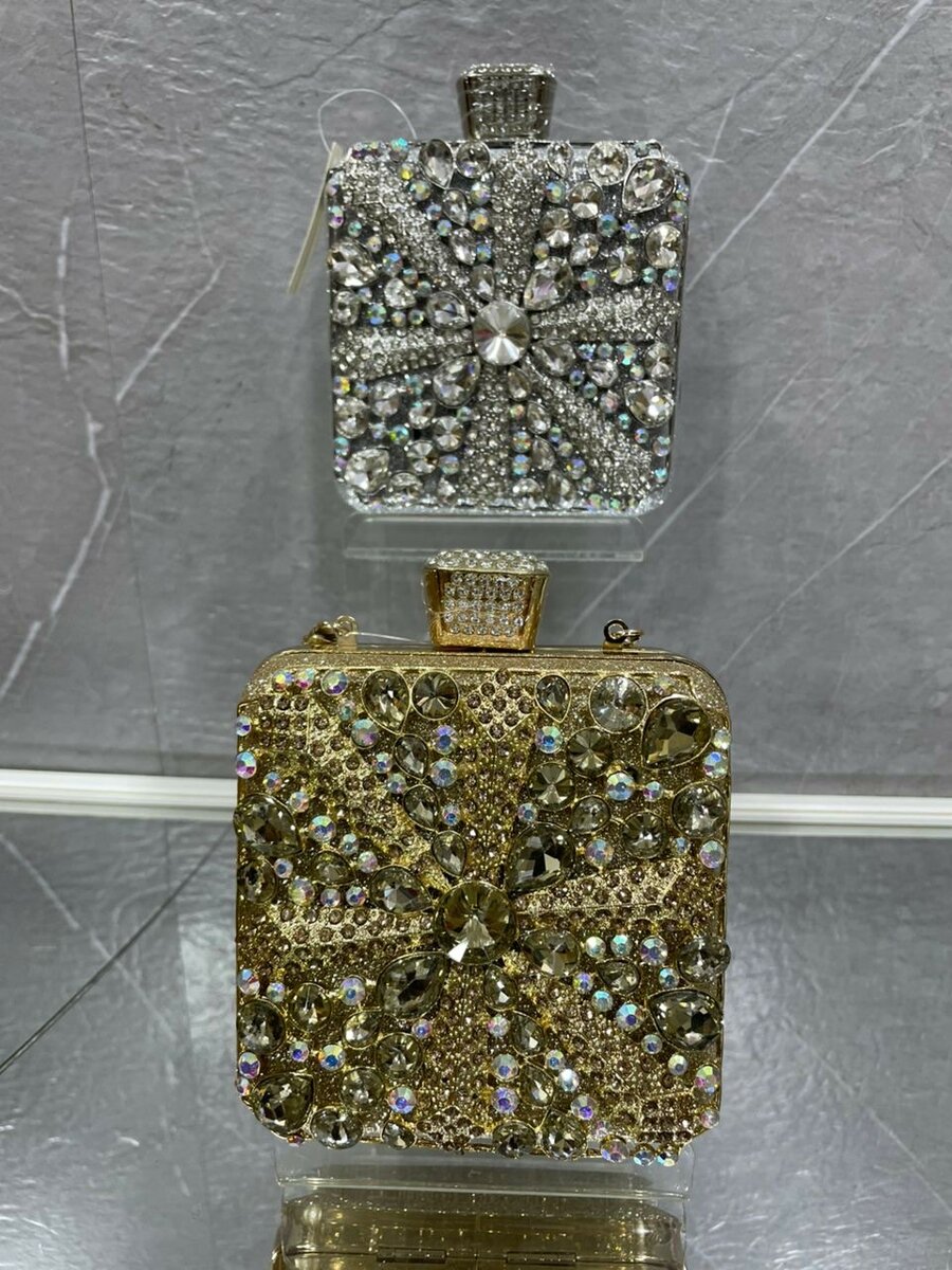 Clutch purse