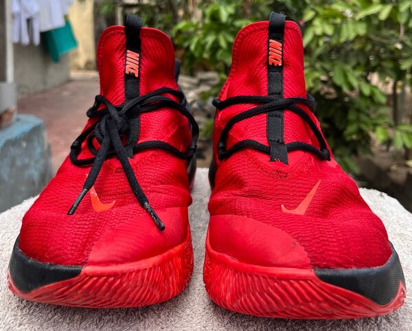 *NIKE ZOOM SHIFT 2 BRED AR0458