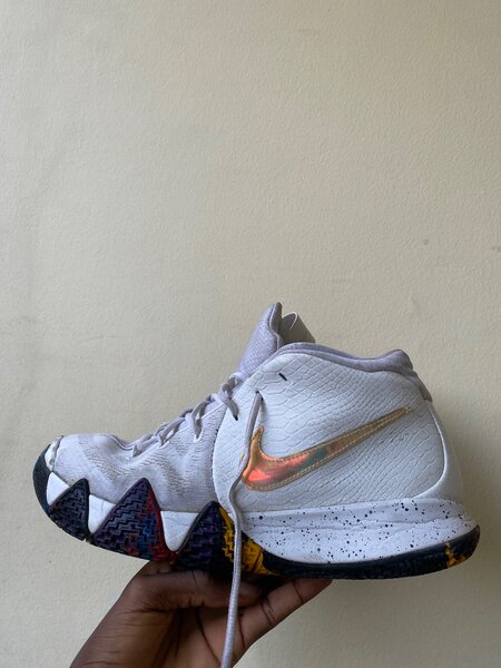 Kyrie 4