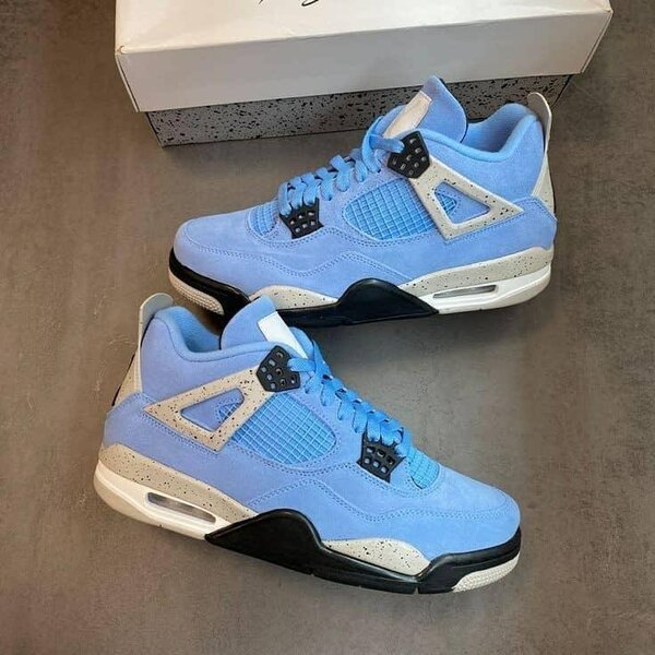 Air Jordan 4