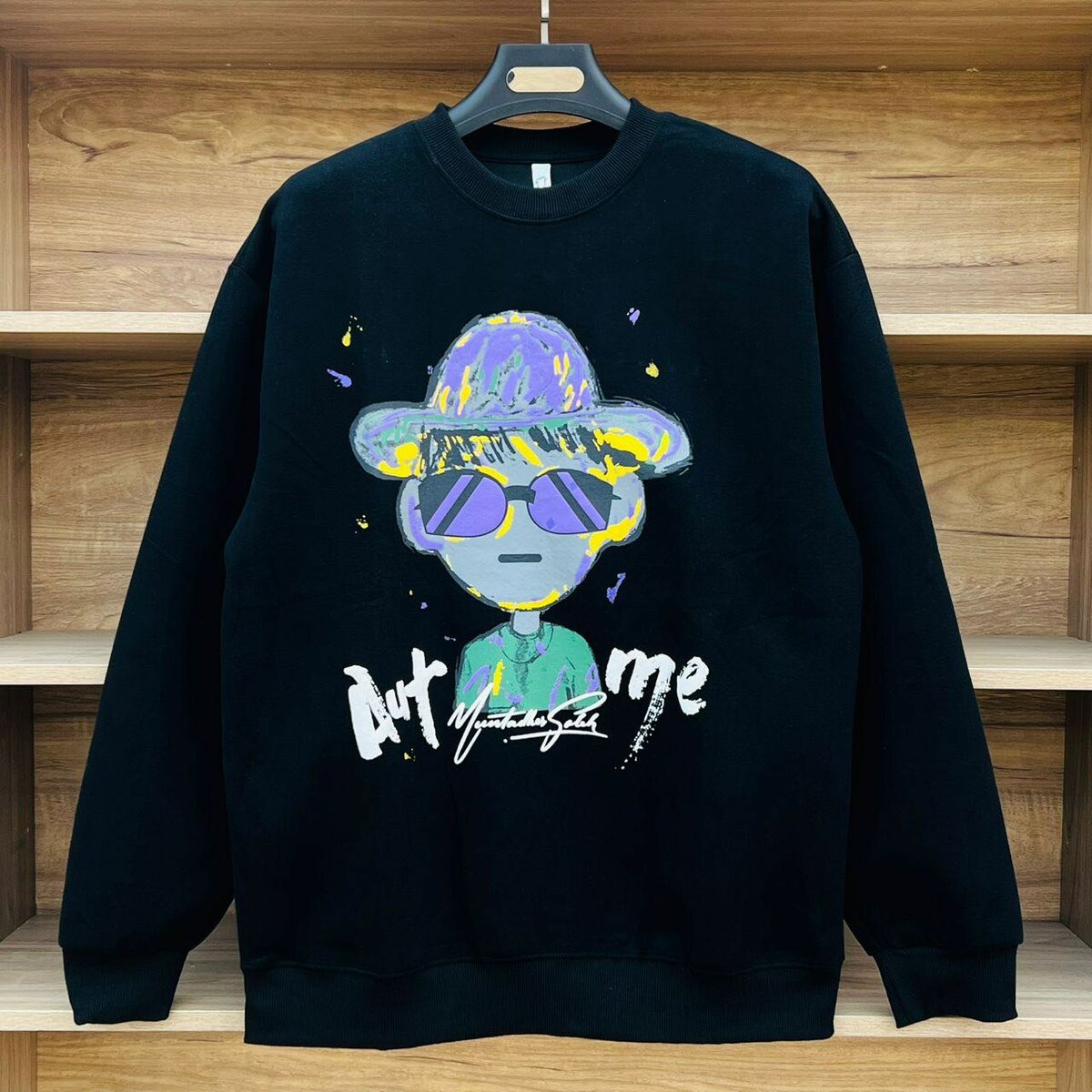 Sweatshirt