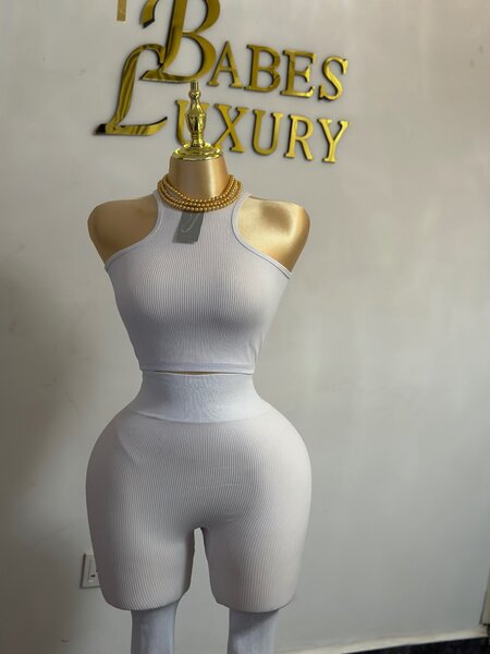Seamless two pieces
