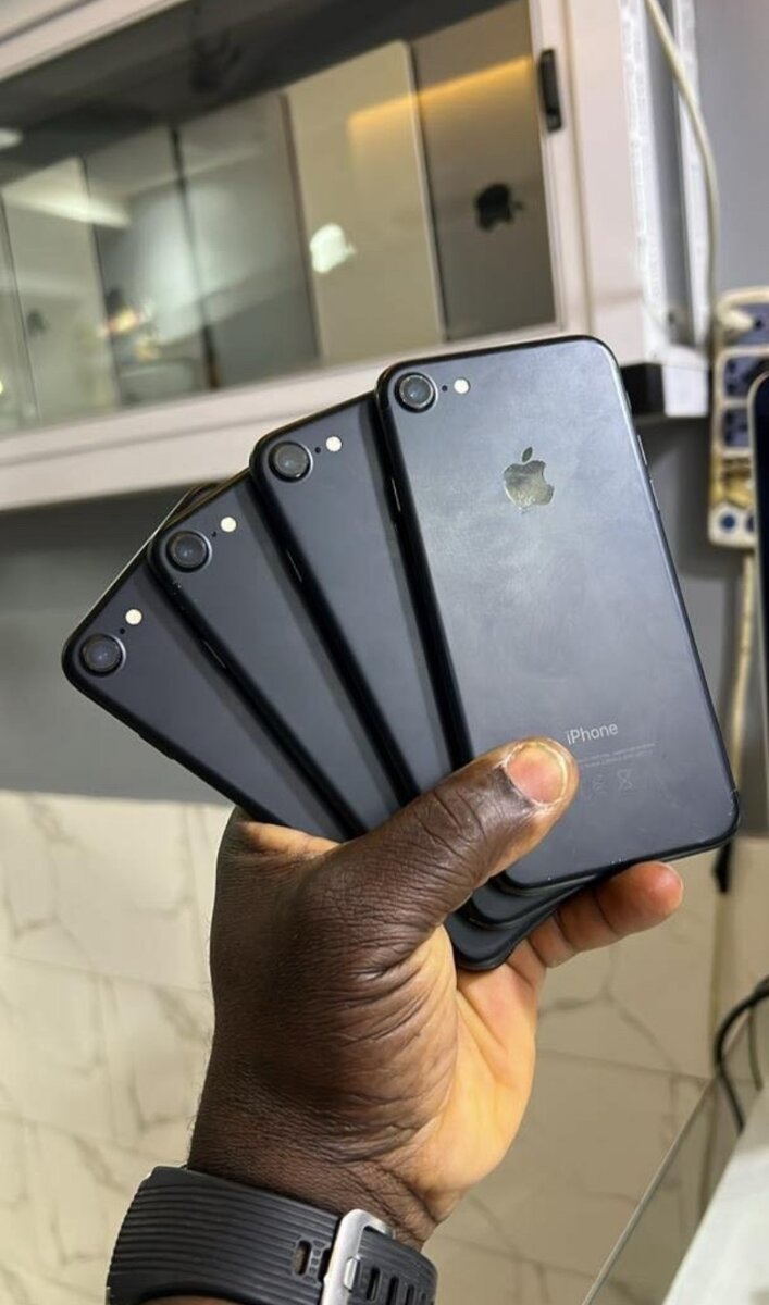 iPhone 7 All Gigs are Available