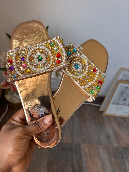 slippers