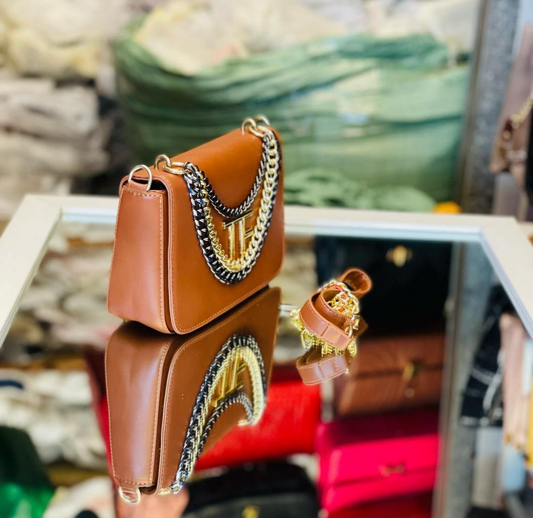 Ladies hand bag